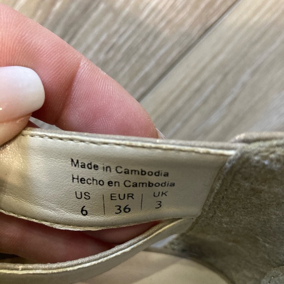 Call it Spring. Tan wedge sandals - Picture 3 of 3